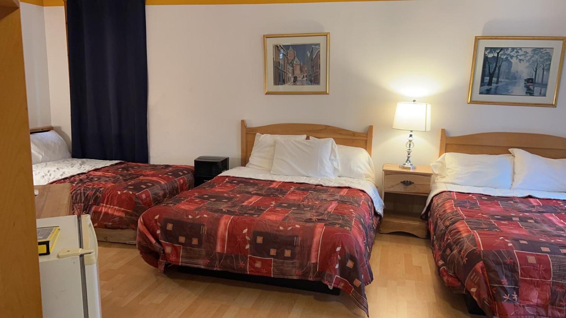 - Georges Hotel Tadoussac