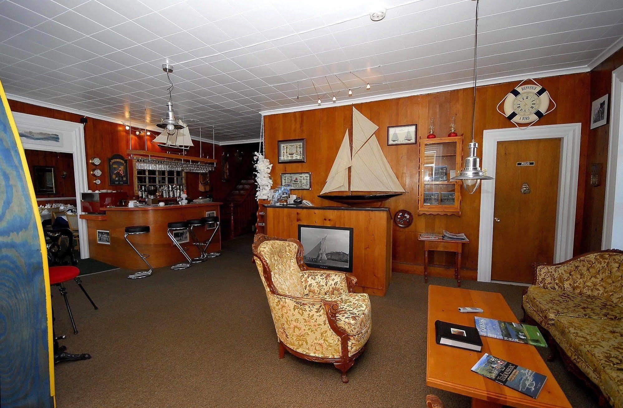 - Georges Hotel Tadoussac